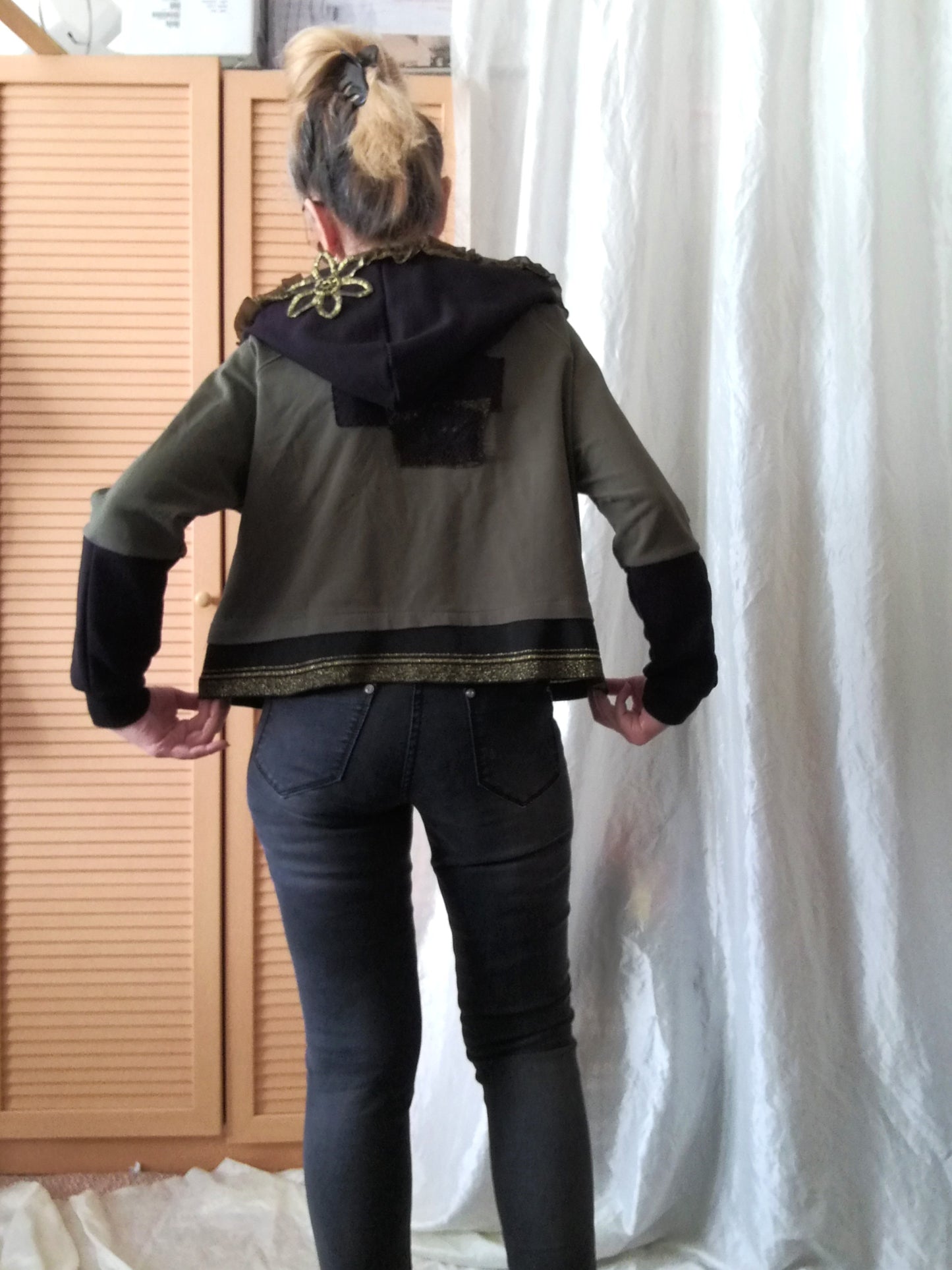Khaki Hooded Sweatshirt,XL Women`s Hoodie with Skulls