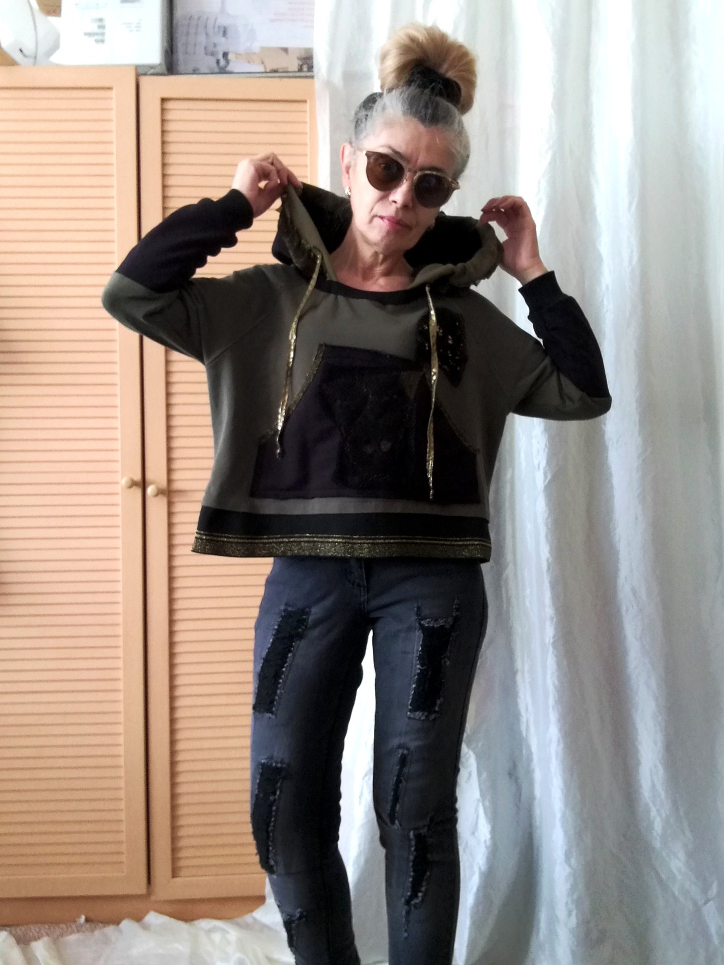 Khaki Hooded Sweatshirt,XL Women`s Hoodie with Skulls