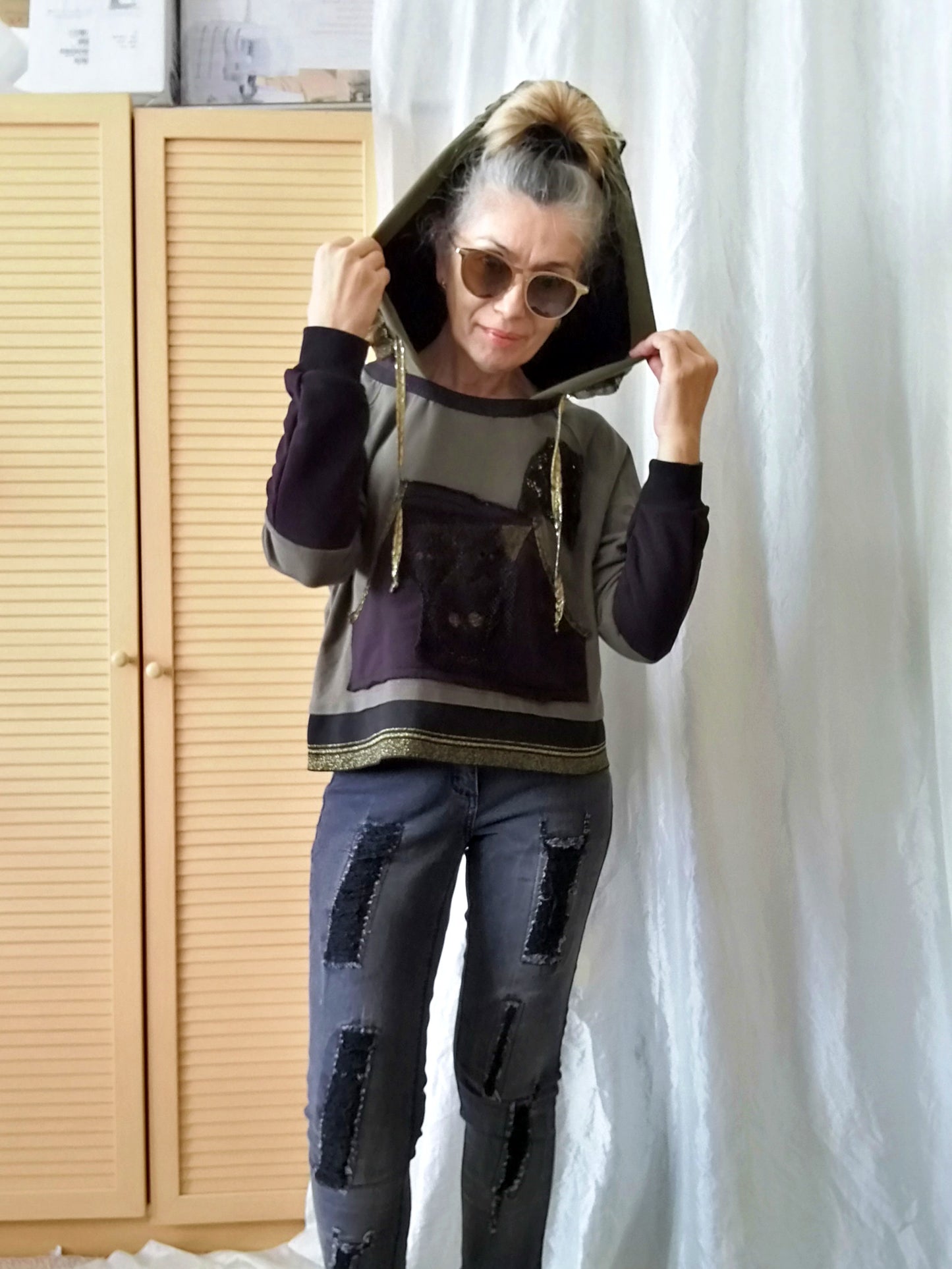 Khaki Hooded Sweatshirt,XL Women`s Hoodie with Skulls